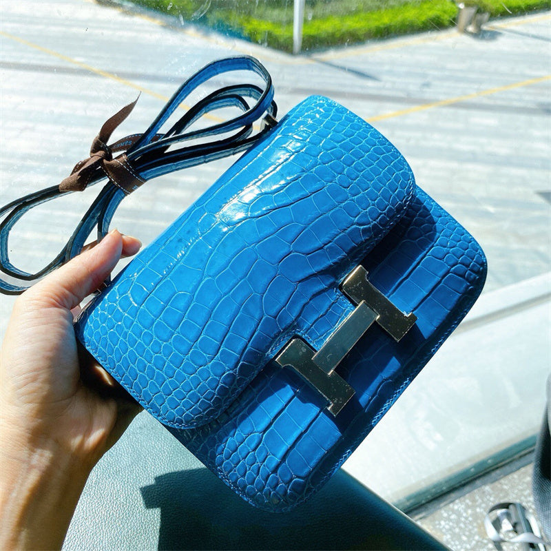  satchel interior and compartment view 21