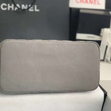 Zivas Charm Everyday Sophistication Luxury Handbag (Polished Everyday Piece) – Close-Up Detail