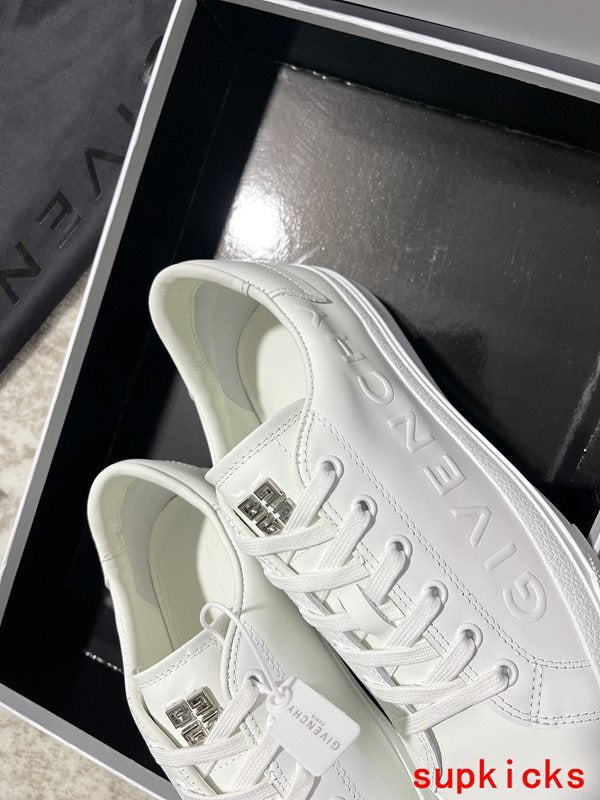Givenchy shoes Style 024 - top view showing design