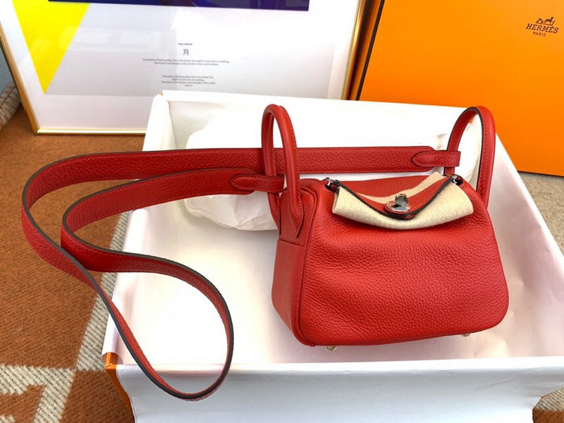 Understated structured bag front view 7