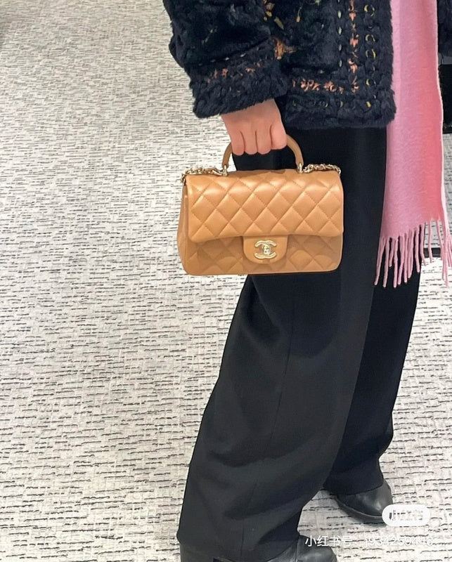 women's handbag, versatile design, view 3