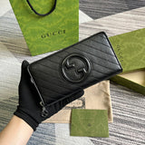 Handle and strap detail of sleek structured women's handbag – women's premium purse