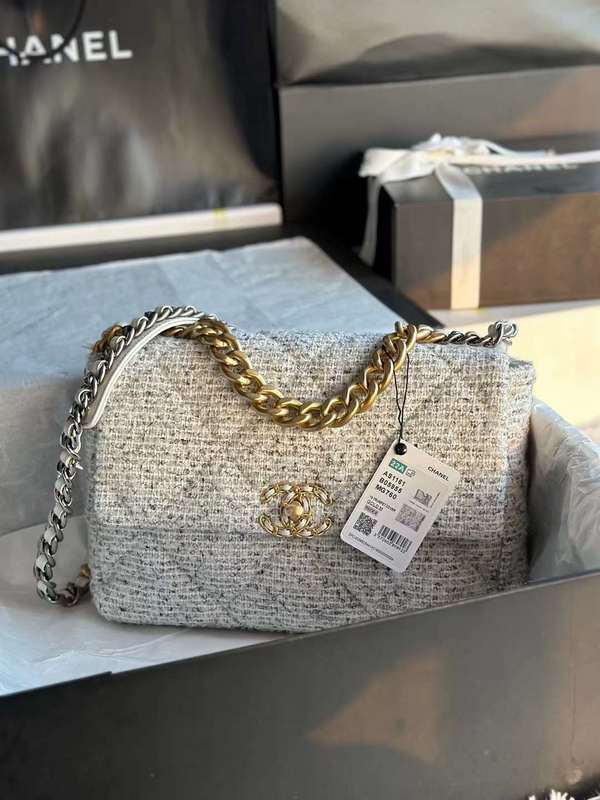 Zivas Charm Understated Luxury Everyday Handbag (Designer-Inspired Craftsmanship) – Front View