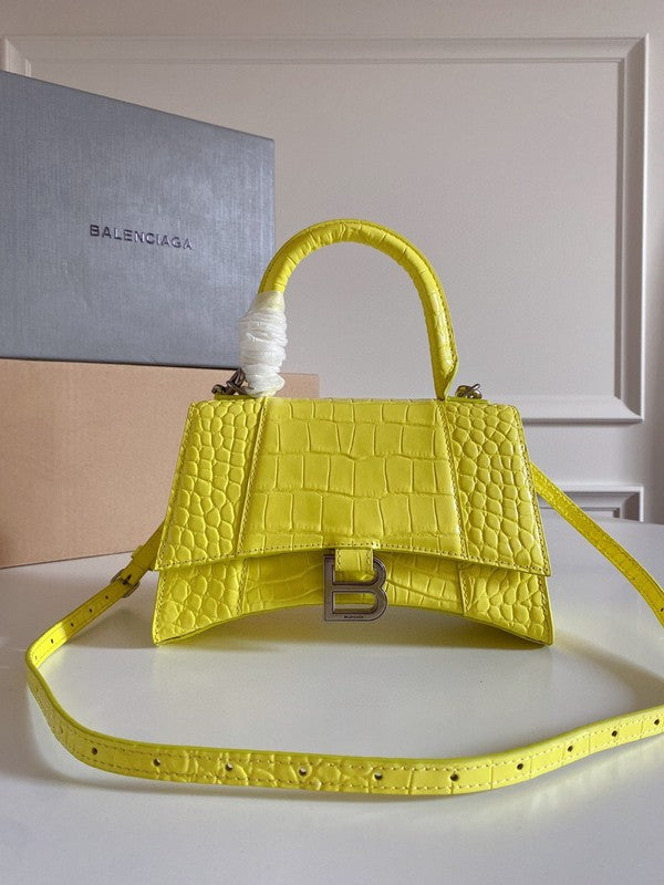 Zivas Charm Timeless Appeal Premium Handbag (Designer-Inspired Craftsmanship) – Angled View