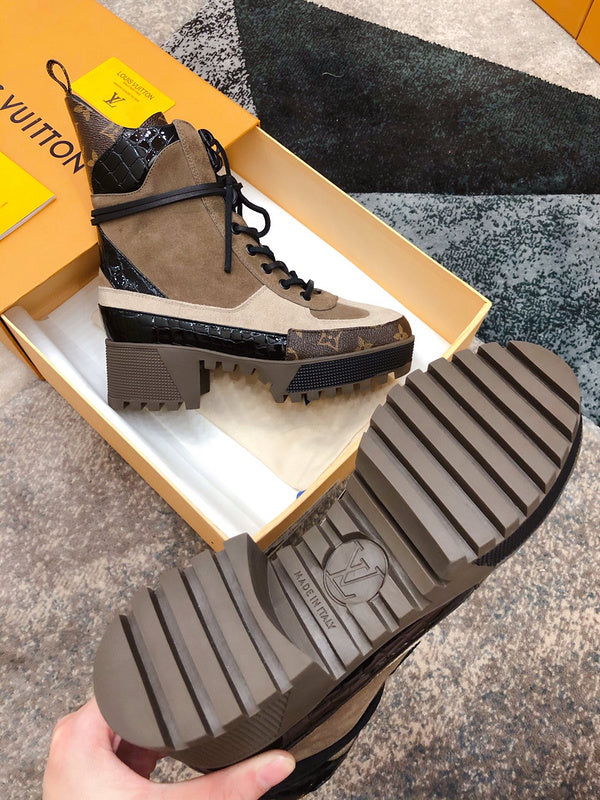 Louis Vuitton shoes front view designer style