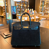  Graceful everyday bag carried on shoulder 10