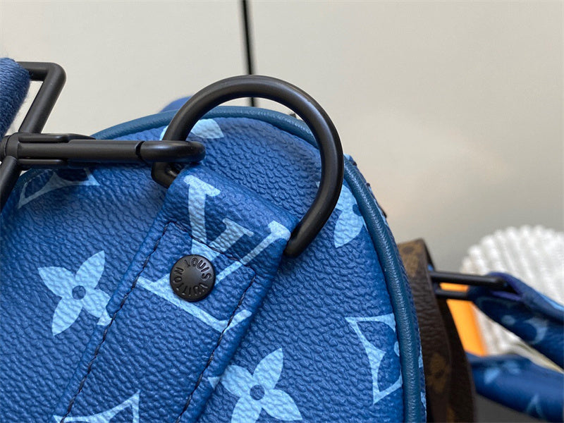  everyday tote bag detail view showing craftsmanship