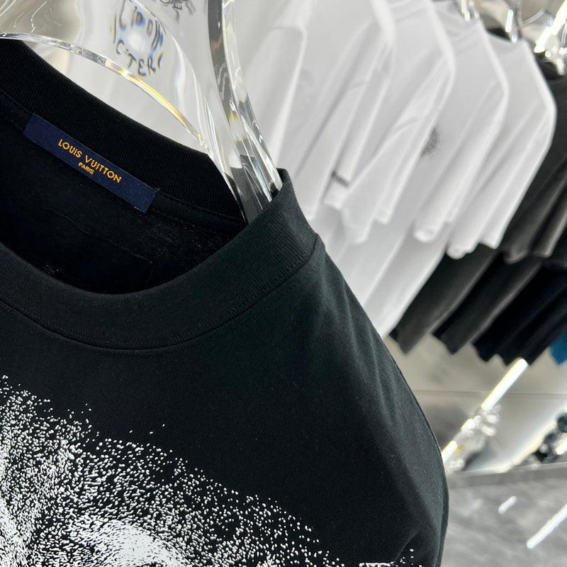 Full styled look of Louis Vuitton cotton t-shirt with relaxed-fit cut
