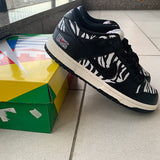 Nike Men's & Women's Premium Athletic Sneakers — Style 199 hardware detail
