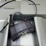 Contemporary Vegan Leather Handbag - Premium Craftsmanship Detailing | Women's Luxury Handbag #554 - front view (image 1) of designer-inspired handbag