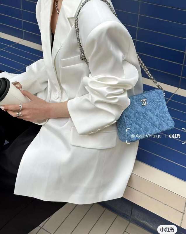 Zivas Charm Everyday Sophistication Luxury Handbag (Elevated Accessory Essential) – Side Profile