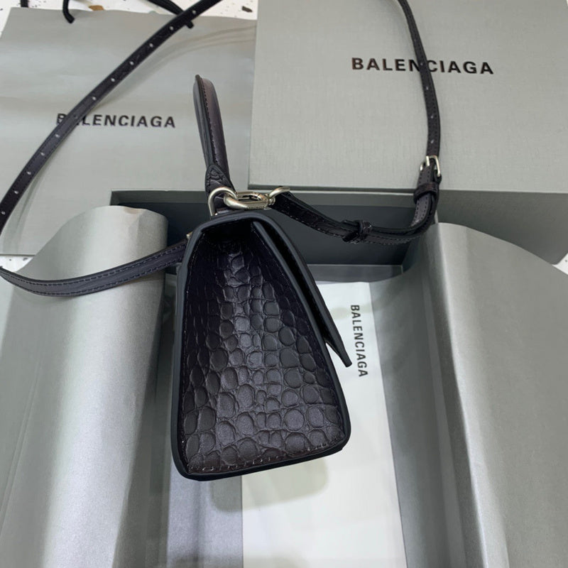 Contemporary Vegan Leather Handbag - Premium Craftsmanship Detailing | Women's Luxury Handbag #554 - back view (image 4) of designer-inspired handbag