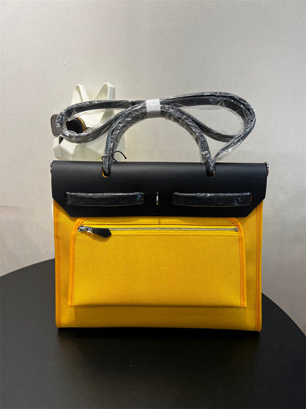  carryall bag interior and compartment view