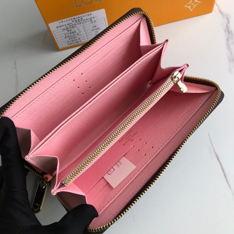 Side profile of classic premium women's handbag – women's premium purse