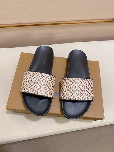 Burberry shoes Style 002 - texture and material detail