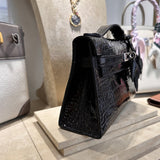  top-handle bag interior and compartment view