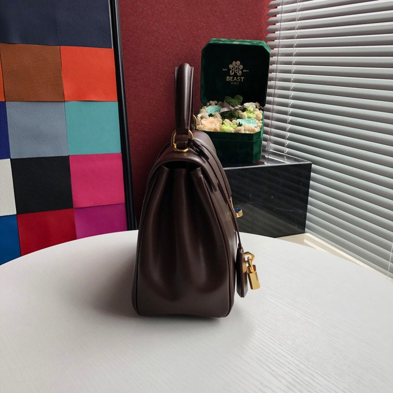 Styled lifestyle shot of modern premium women's handbag – women's premium purse