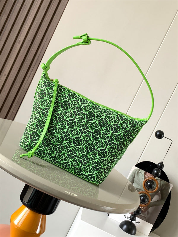 Ziva's Charm handbag – interior view (21cm*17cm*13cm)