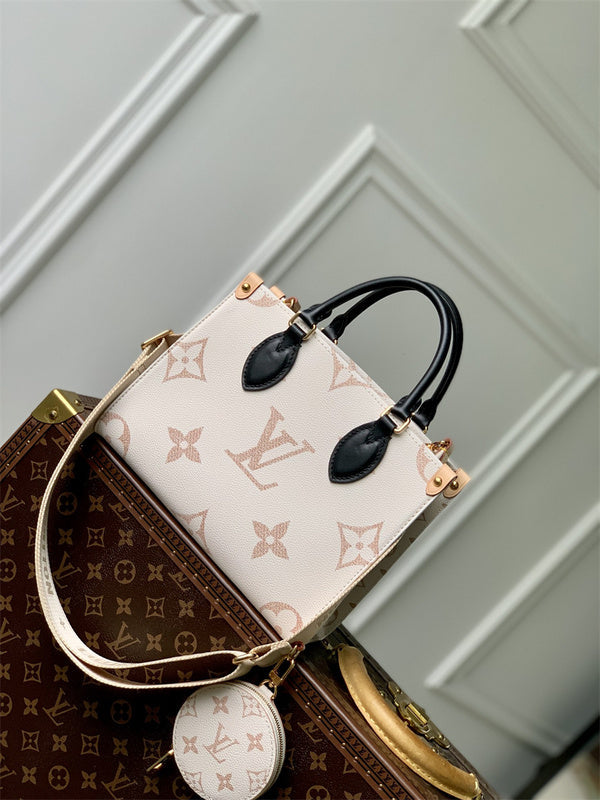  Essential everyday bag front view