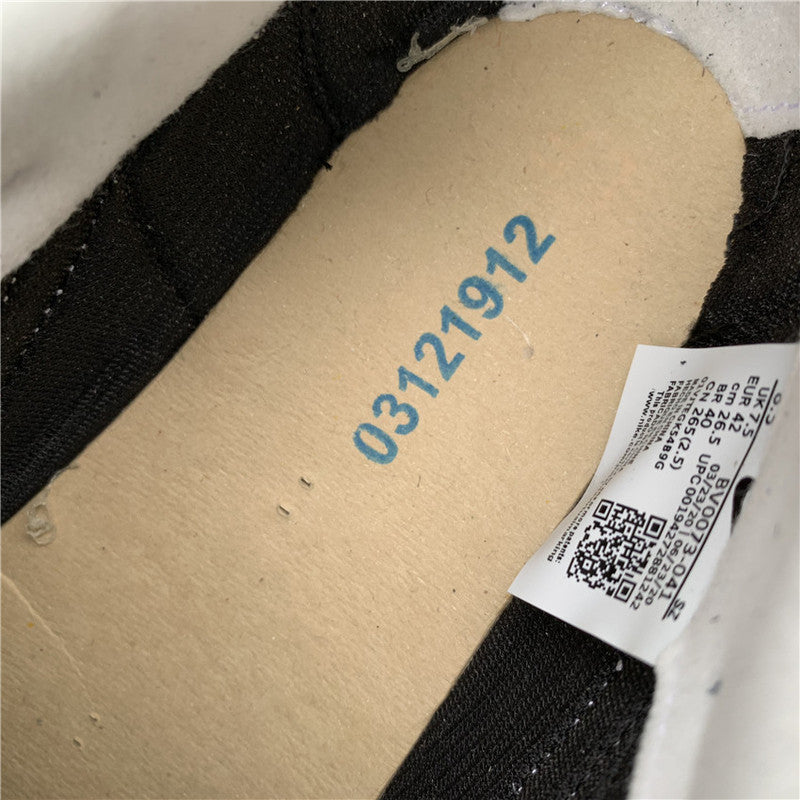Nike Men's & Women's Luxury Lifestyle Trainers — Style 063 hardware detail