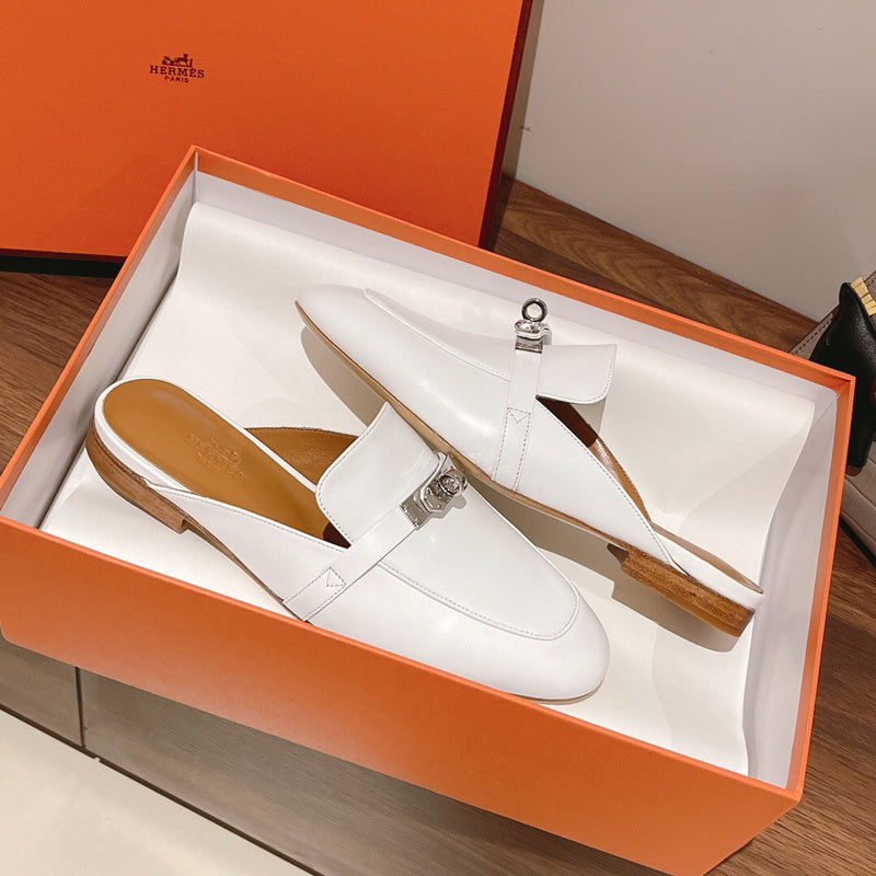 Hermès Beige Slingback Heels - Detail Shot of Craftsmanship