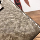  top-handle bag interior and compartment view