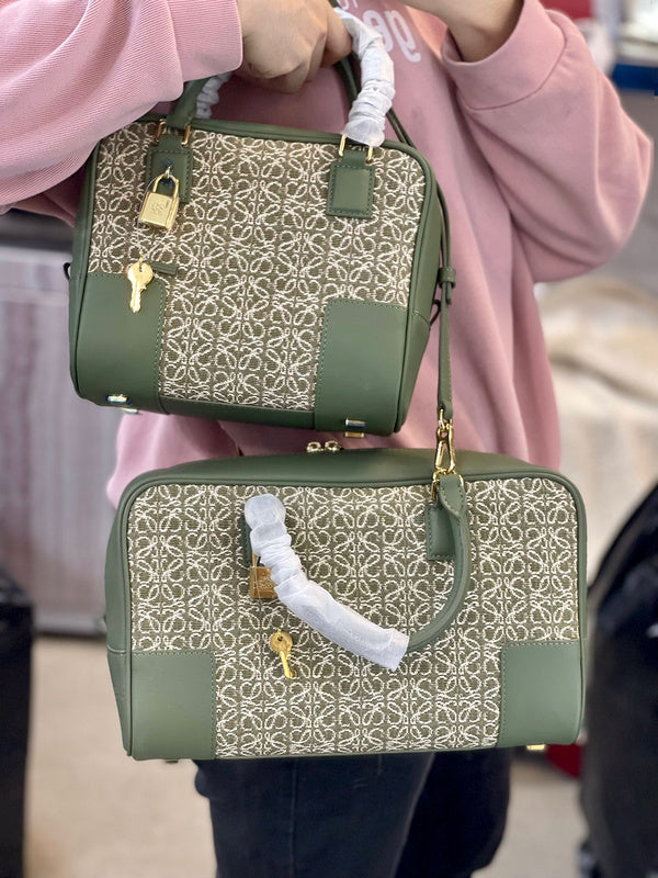 Ziva's Charm handbag – detail view (20cm*11cm*18cm)