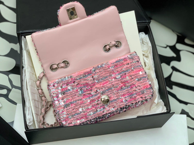 Ziva's Charm handbag – back view (one versatile size)