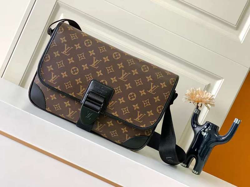 Side profile of structured signature women's handbag – women's everyday handbag