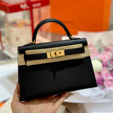  modern shoulder bag detail view showing craftsmanship 8