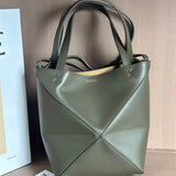 Ziva's Charm handbag – detail view (16.5cm*9.5cm*20cm)