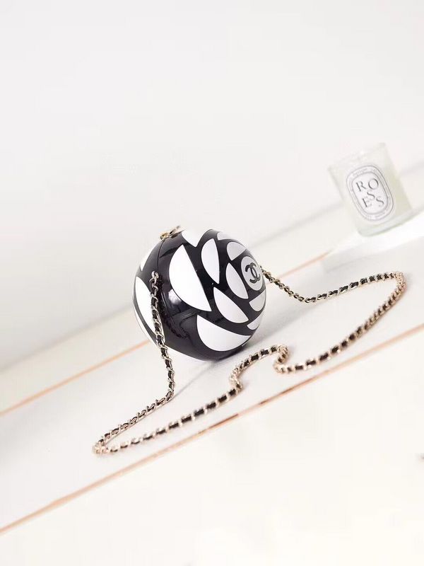  women's handbag, versatile design, view 4