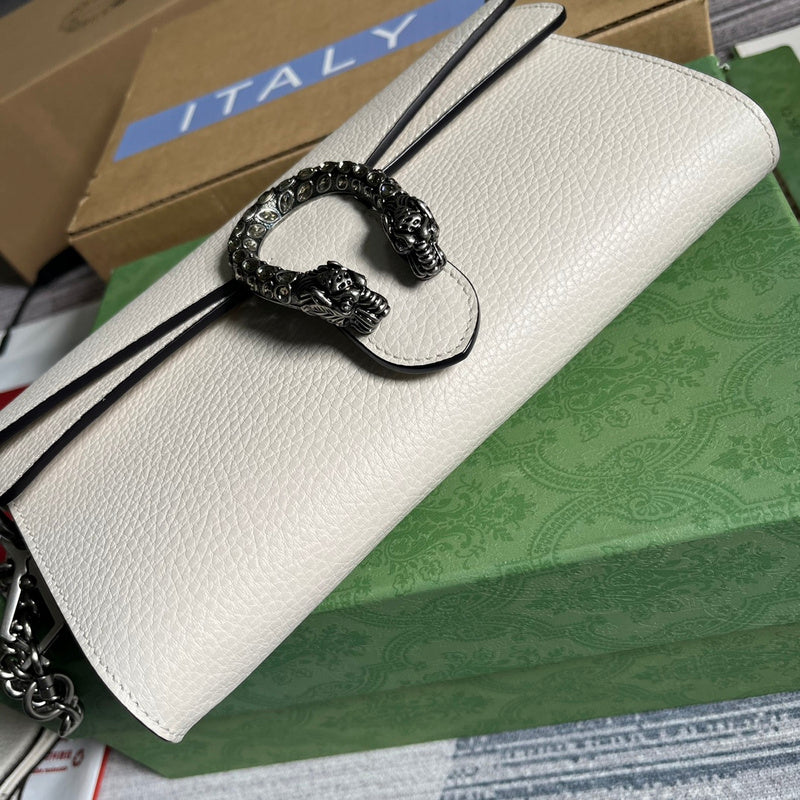 Back view of everyday-luxe modern women's handbag – women's designer-style accessory