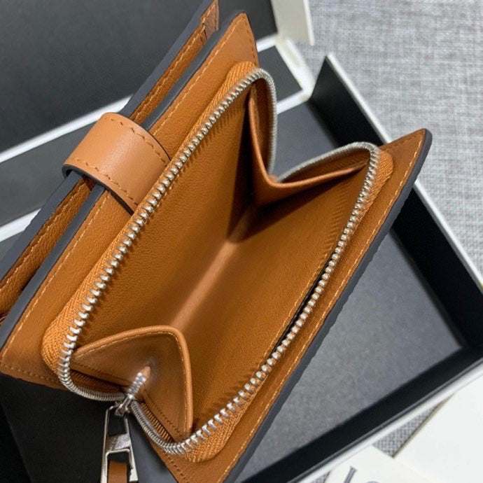 Ziva's Charm handbag – lifestyle view (10.5cm*9cm*3cm)