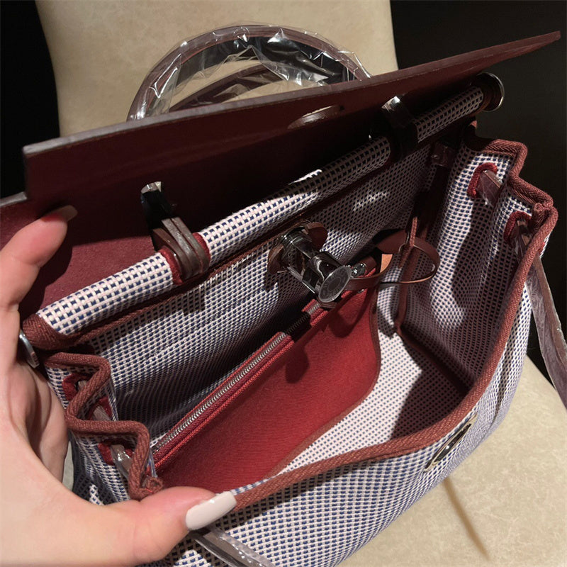 everyday bag close-up of hardware and finish 17