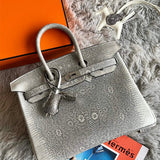  Tailored structured bag front view 7