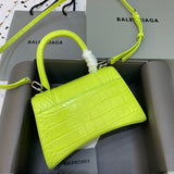 Effortless Vegan Leather Handbag - Understated Luxury Look | Women's Everyday Carry Handbag #557 - close-up detail shot (image 3) of designer-inspired handbag