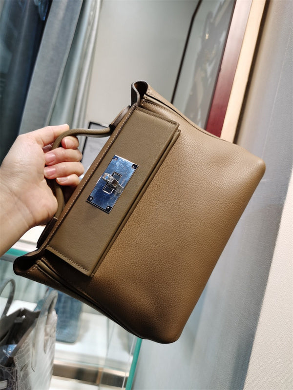  Sophisticated tote bag carried on shoulder