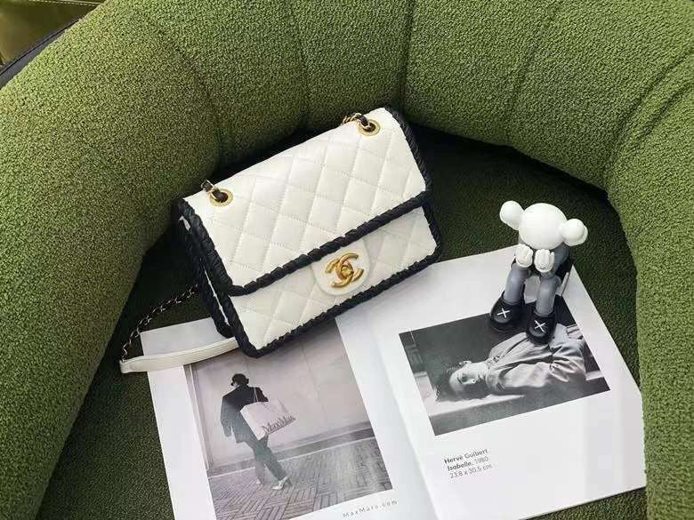  women's handbag, mid design, view 3