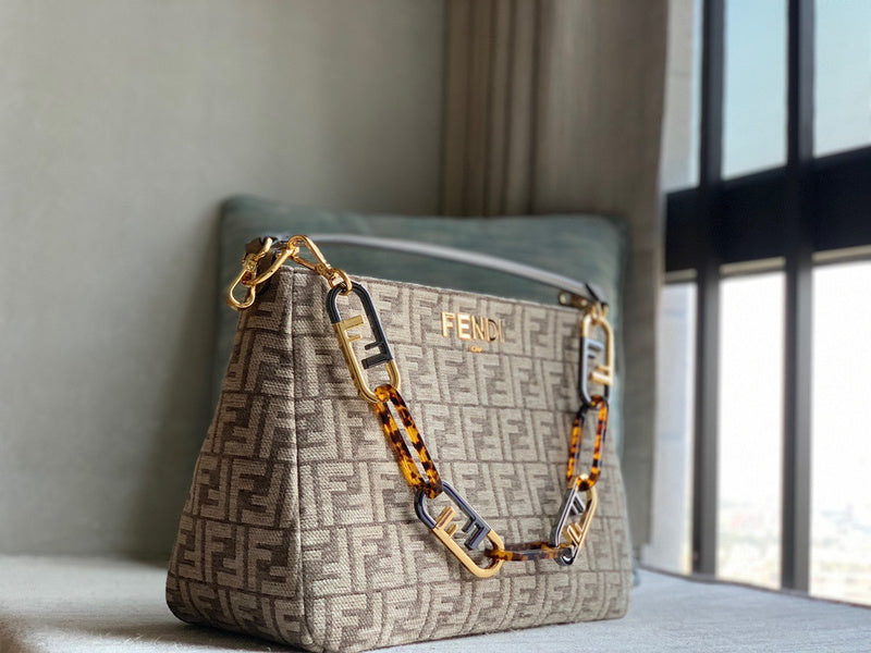 Ziva's Charm handbag – detail view (35cm*14cm*23cm)