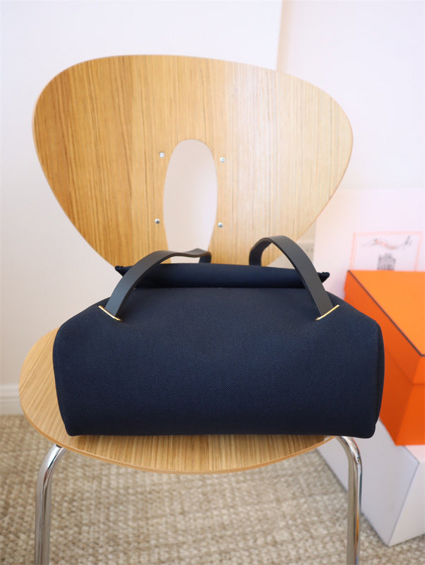  Classic crossbody bag front view 55