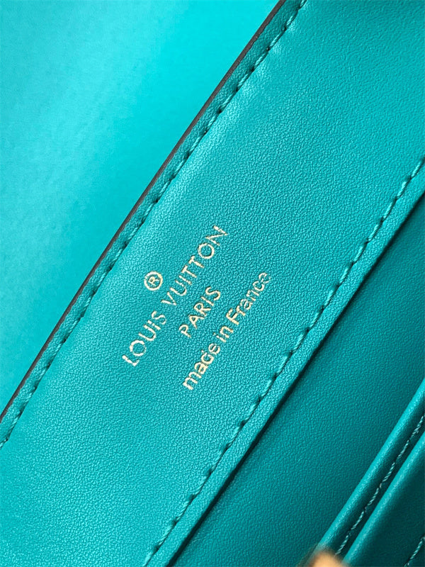  Graceful everyday bag carried on shoulder 28