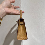  minimalist everyday bag detail view showing craftsmanship