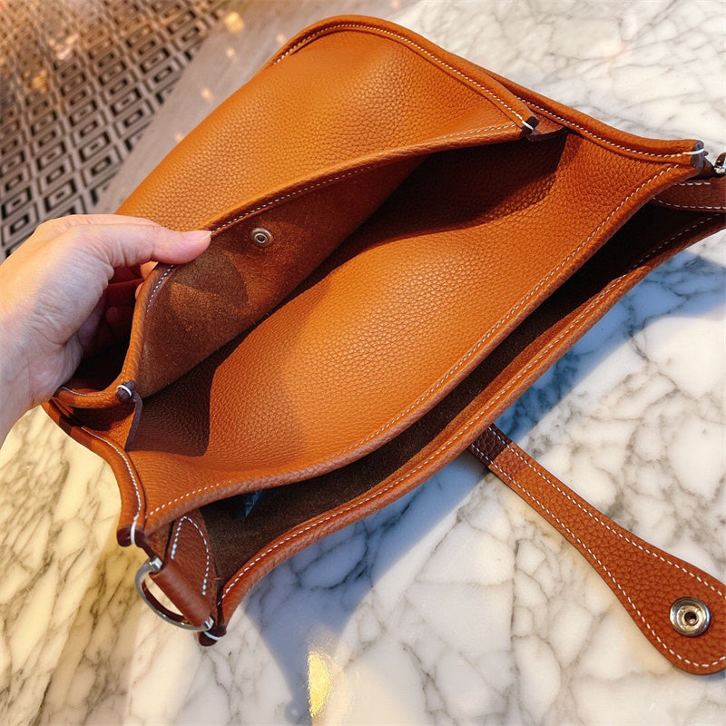  Streamlined top-handle bag front view 7