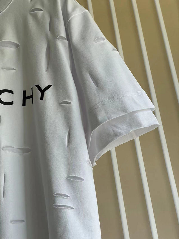 Styling view of Givenchy luxury piece style No.137