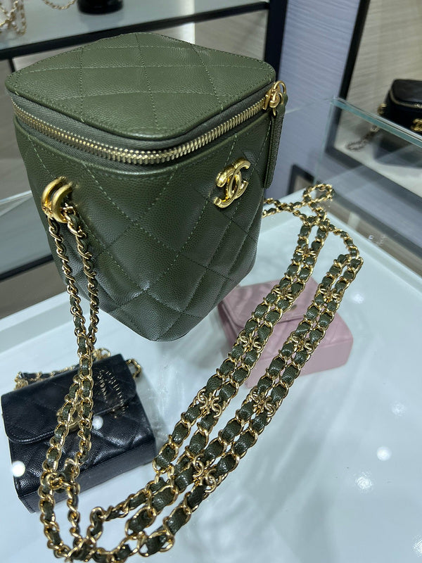 Zivas Charm Effortless Sophistication Designer Handbag (Everyday Luxury Essential) – Styled Look