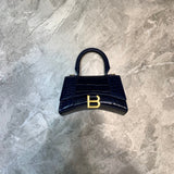 Timeless Faux Leather Handbag - Understated Luxury Look | Women's Statement Accessory #614 - close-up detail shot (image 3) of designer-inspired handbag