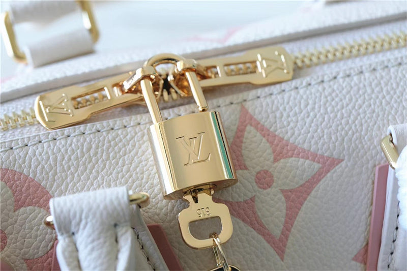  Refined top-handle bag front view 7