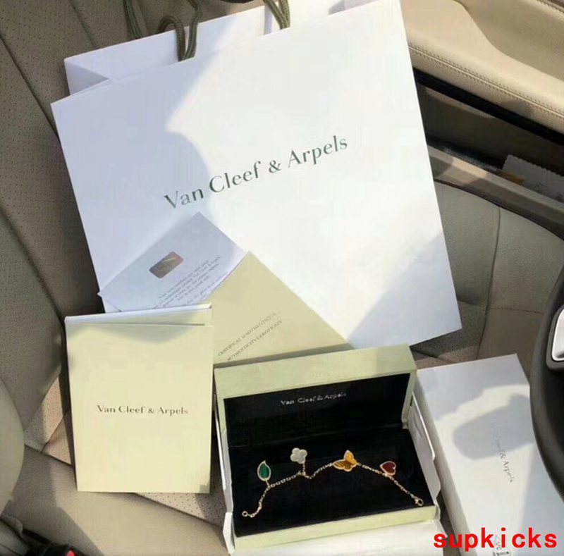 Close-up detail view of Van Cleef & Arpels unisex jewelry piece