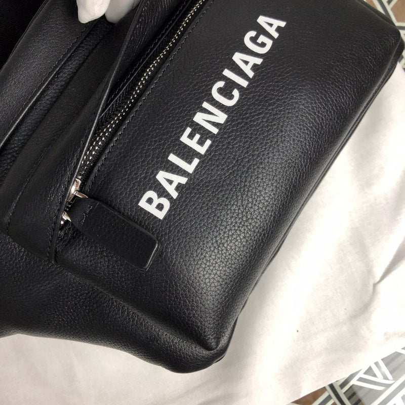 Styled lifestyle shot of everyday-luxe structured women's handbag – women's premium purse
